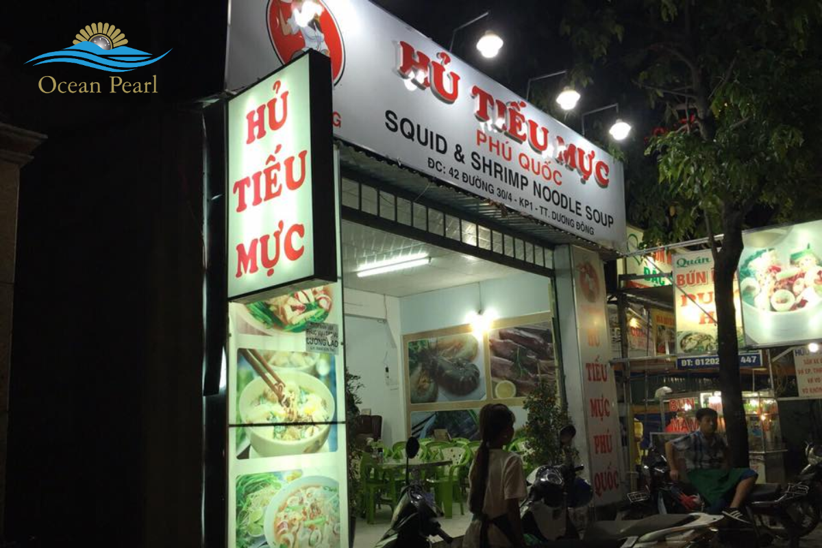 Hủ tiếu mực Tư Hường – Quán ăn đặc sản Phú Quốc đừng bỏ lỡ
